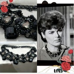 6/$25 Eye Shadow Della Street style necklace